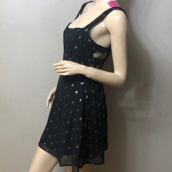 SEXY BLACK AND GOLD OPEN BACK MINI DRESS - Picture 3 of 5